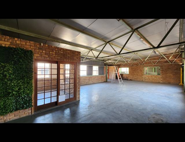 125M² WAREHOUSE TO LET IN SEBENZA